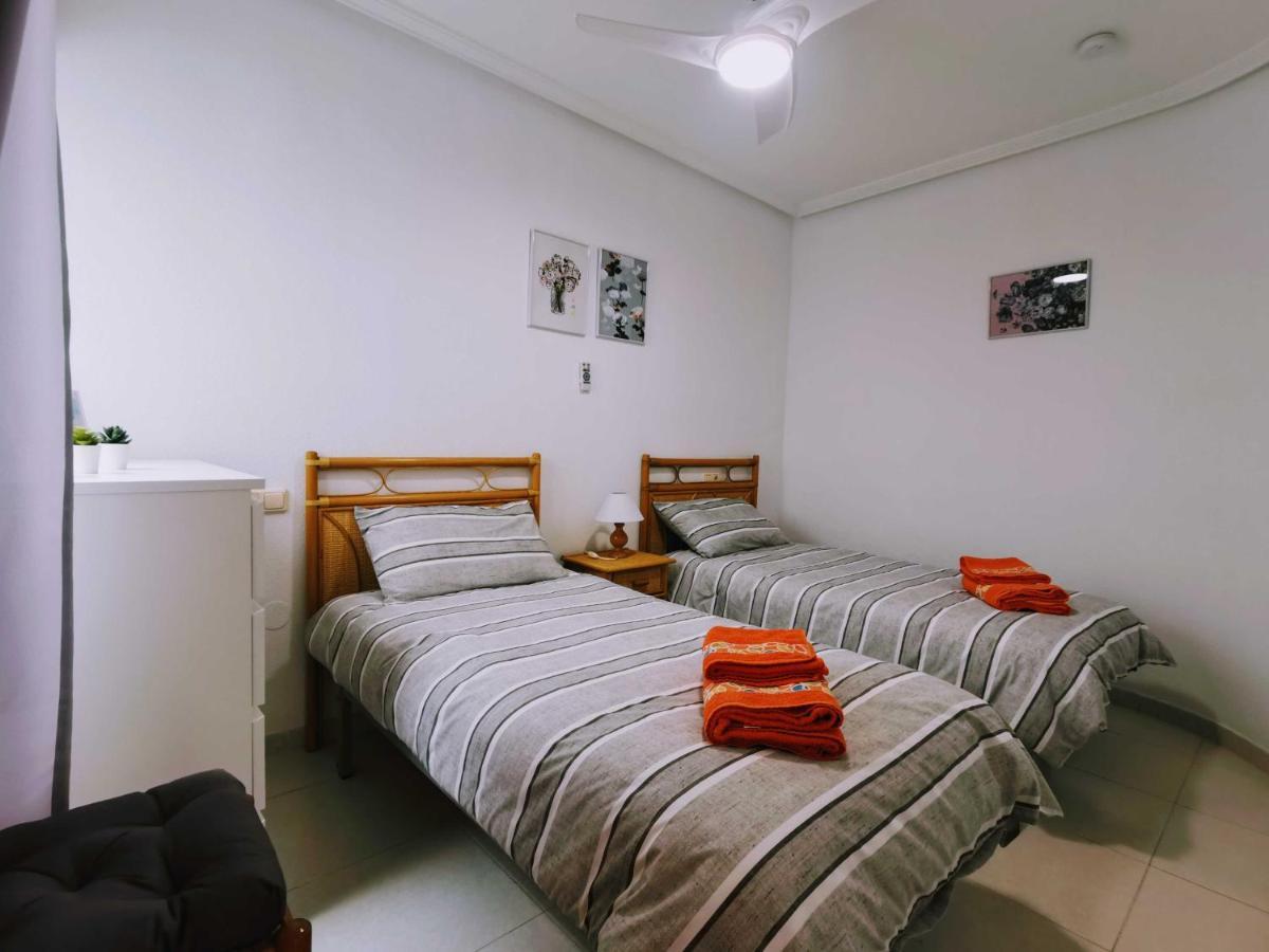 El Sombrero Apartment With Free Wifi Playa Del Cura 또레비에하 외부 사진